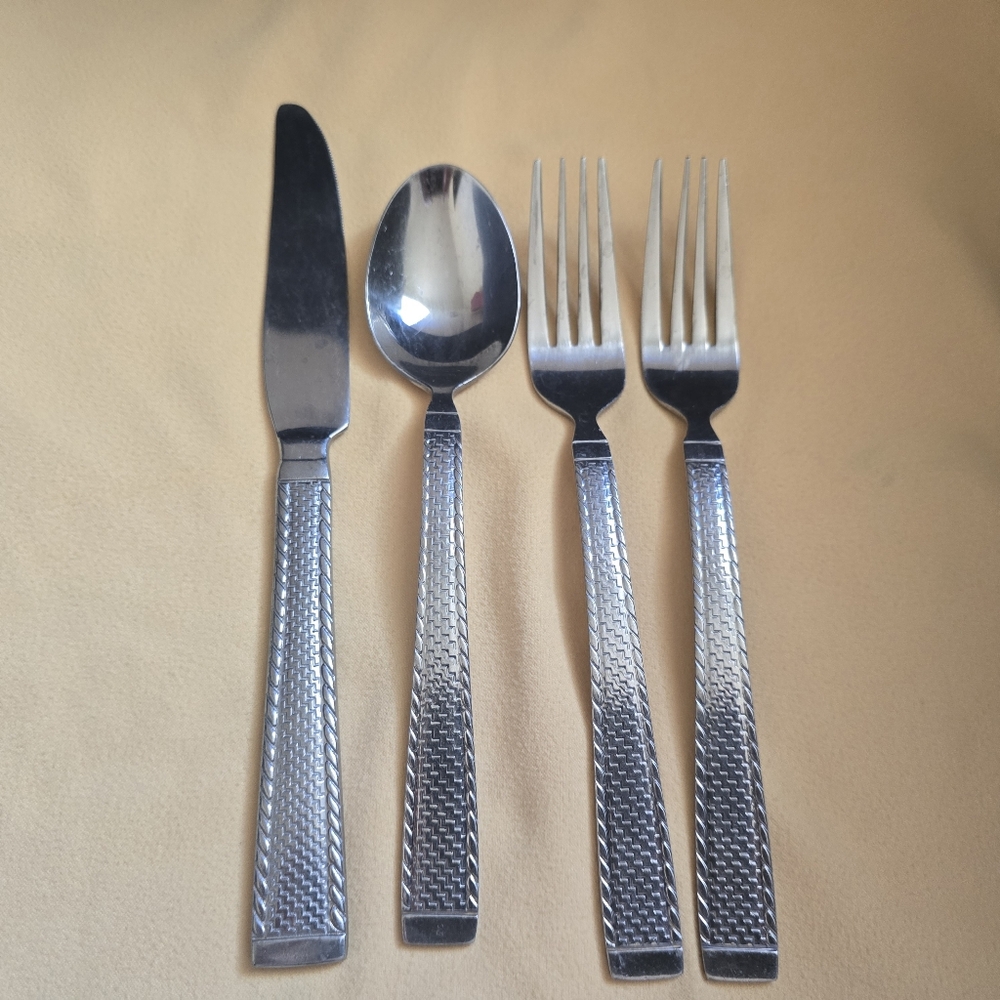 Cambridge Geometric Stainless Flatware Silverware Mixed Lot 4 piece Extras